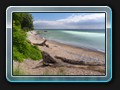 Beginn der Wanderung an der Steilküsten am Ufer der Ostsee. Schon die Wasserfarbe ist durch die Kreideauswaschung interessant.