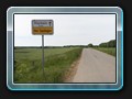 Neu Sapshagen Ortsausgang mit der etwas langweiligen Straße nach Klocksin.