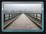 Schöninselbrücke im Nebel