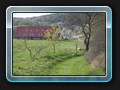 Der Weg hinter Krevtsee. Ab hier an der folgenden Kreuzung links abbiegen und einen nicht mehr genutzten Weg (Stand 2013) entlang.