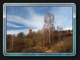 Blick hinauf zum Ehrenmal