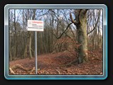Munitionsbelastetes Gebiet, hier geht nicht weiter.