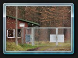 Am Eingangstor auch  von der Straße Güstrow - Teterow erreichbar
