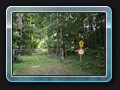 Etwas versteckt, der Parkeingang, von der Schlieffenberger Straße
