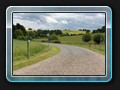 Straße nach Ulrichshusen. rechts geht es ab zur Kirchenruine von Domherrenhagen (ca. 500m)