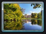 Blick zum Schloss vom Park aus