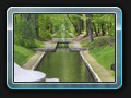 Blick auf den Ludwigsluster Kanal mit seinen Wasserspielen von der Steinbrücke aus.