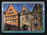 Schlachtermarkt.
Durch das Tor in der Mitte gelangen wir zum Alten Markt.