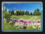 Schloss mit Blumen