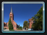 Zunächst vom Parkplatz machen wir einen Abstecher zur katholischen Kirche Am Turnplatz