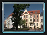 Vom Fürstenhof gelangen wir nun südlichen Rand der Altstadt, der Dahlmannstraße mit seinen drei alten Schulen