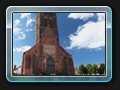 Über die kleine Sargmacherstraße gelangen wir zum imposanten Turm der Marienkirche deren Schiff 1960 wegen angeblicher Baufälligkeit abgerissen wurde.